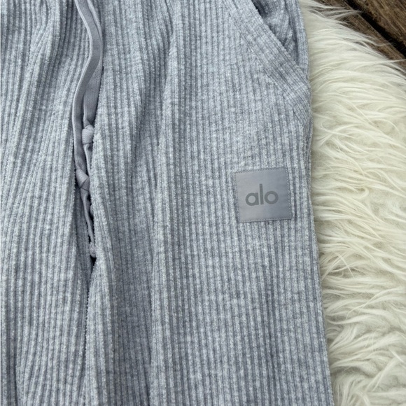 ALO yoga Gray Ribbed Joggers - Picture 8 of 11